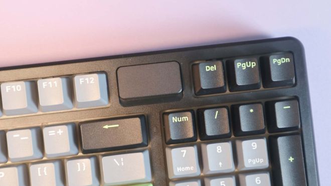 绿机械键盘测评：客制化与性价比的完美平衡ky开元棋牌雷柏V700DIY-98黑灰(图4)